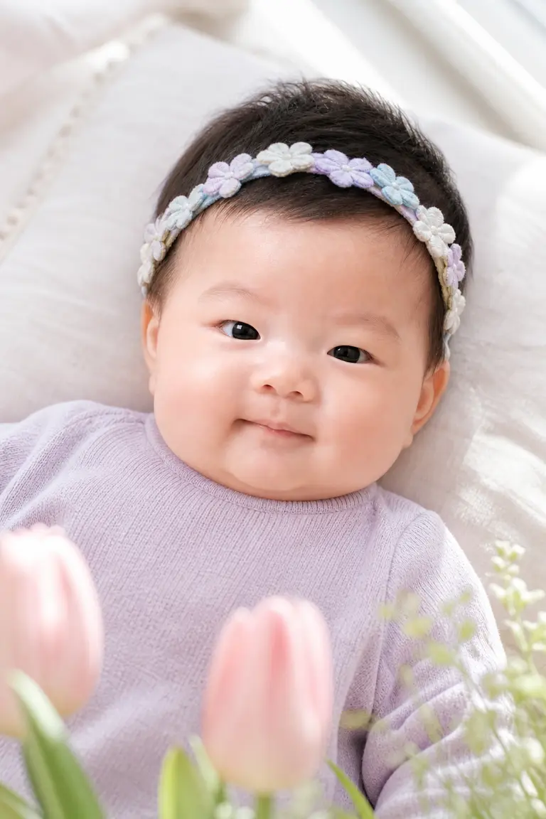 봄꽃 창가 얼굴 클로즈업