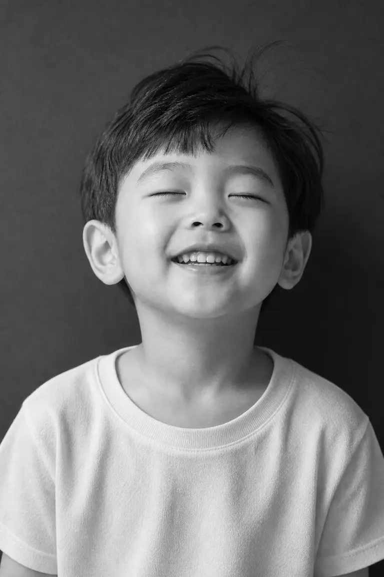 흑백 바람결 부채