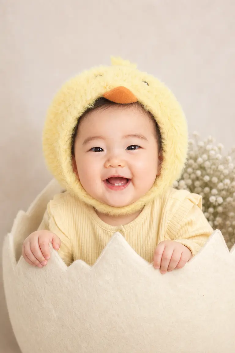 버터옐로우 병아리 · 알 속 클로즈업