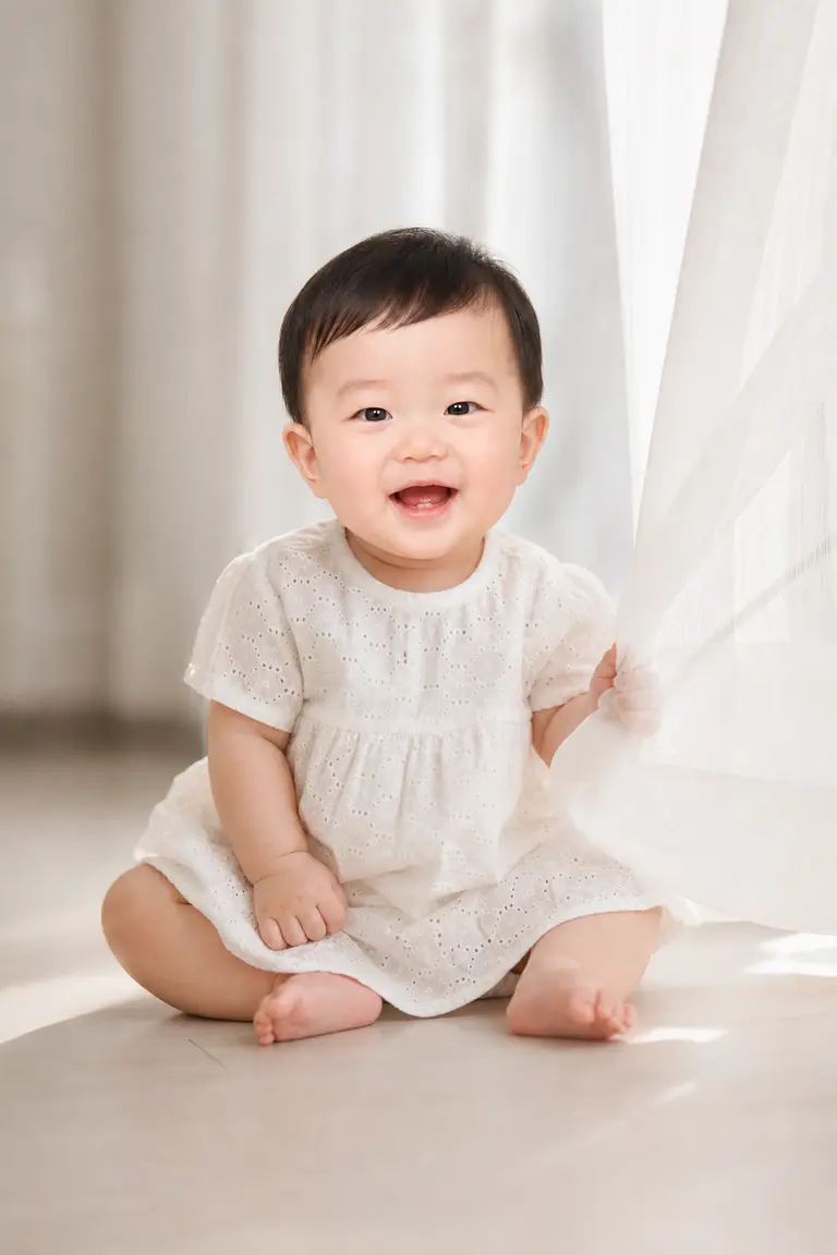 쉬어커튼 역광 웃음