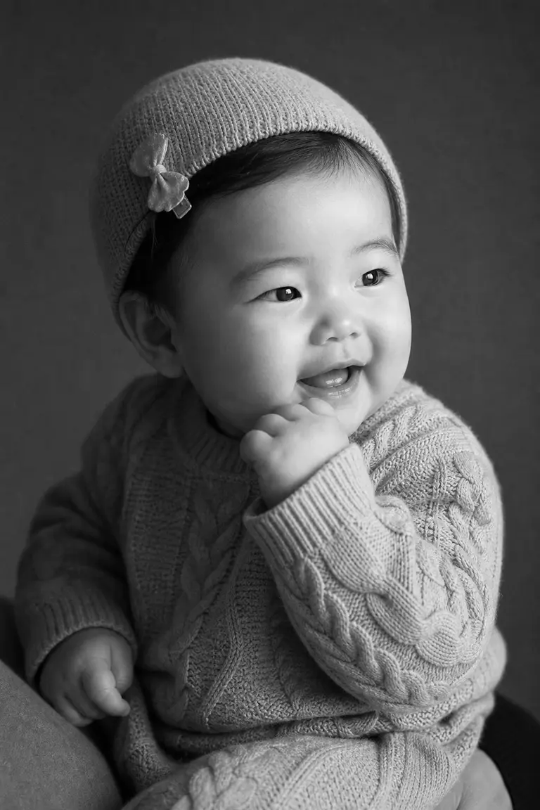 흑백 감성 니트 프로필