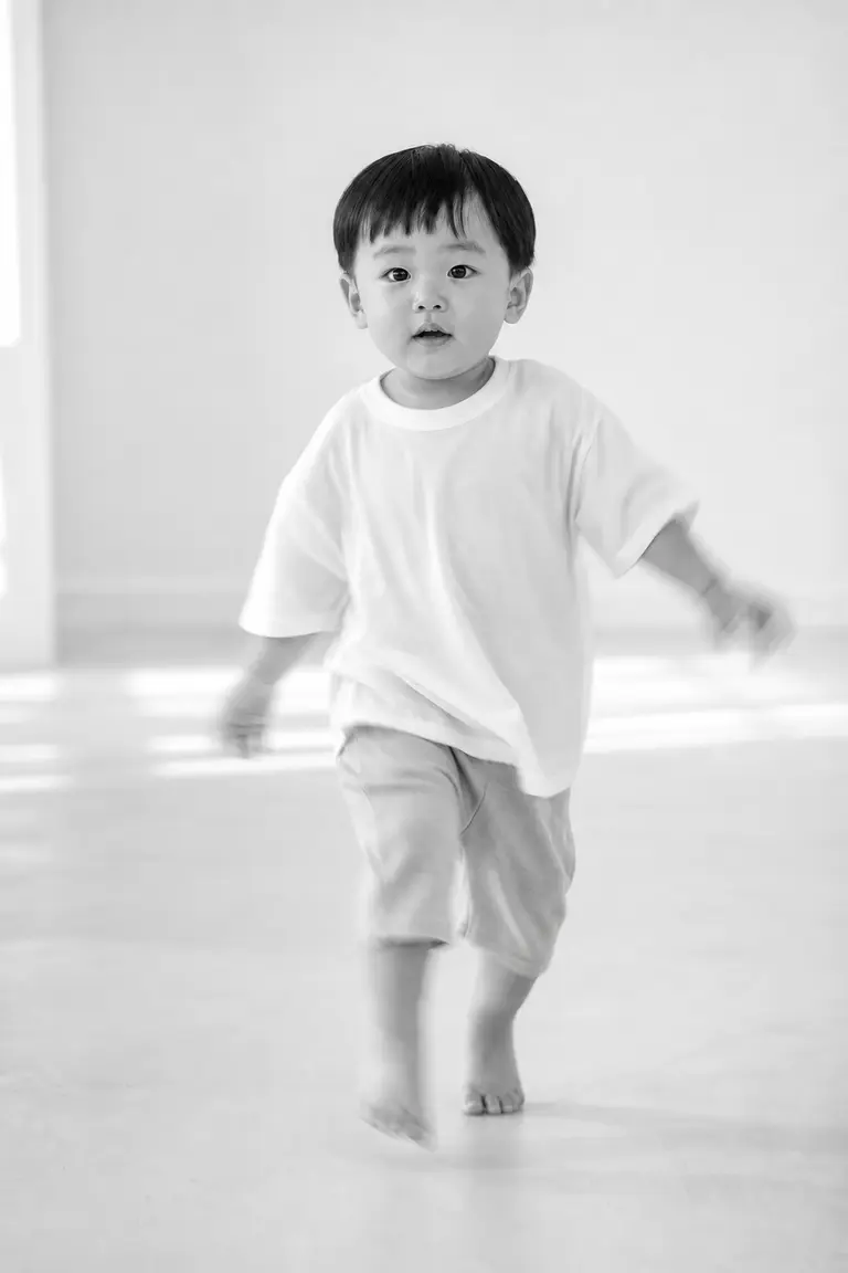 하이키 모션 블러 아장걸음